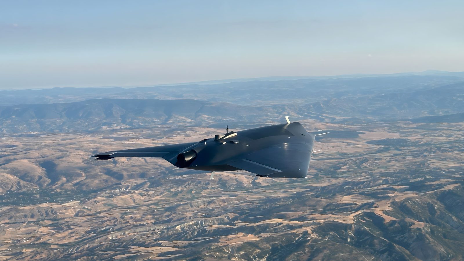 Medium-altitude long-endurance UAV